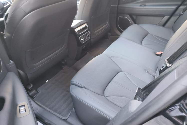 Used Geely Auto Emgrand GT 2017 1.8T Zunya Model
