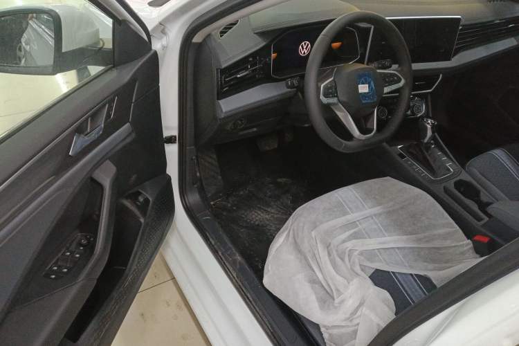 Used Volkswagen Sagitar 2025 Facelift 200TSI DSG Flyover Edition
