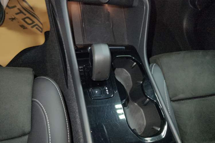 Used Volvo C40 2024 Long-Range PRO Version
