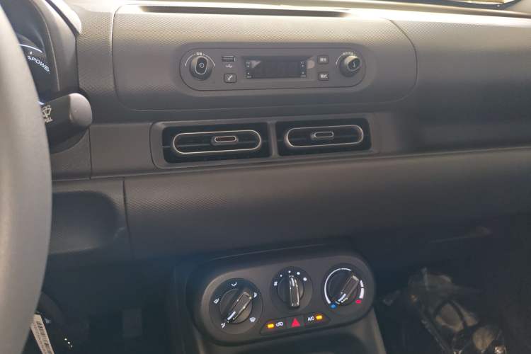 Used Wuling Hongguang New Energy 2024 All-Electric Model 300KM Practical Version
