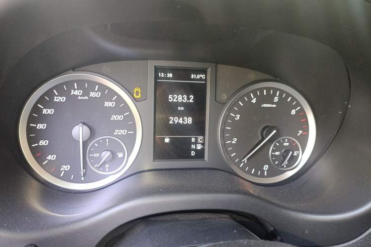 Used Mercedes-Benz Vito 2021 2.0T Elite Version 7 Seats
