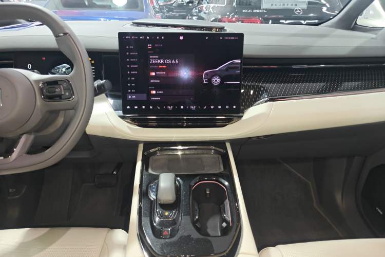 Used Zeekr 009 2024 Six-Seat Executive Version 4WD 108 kWh
