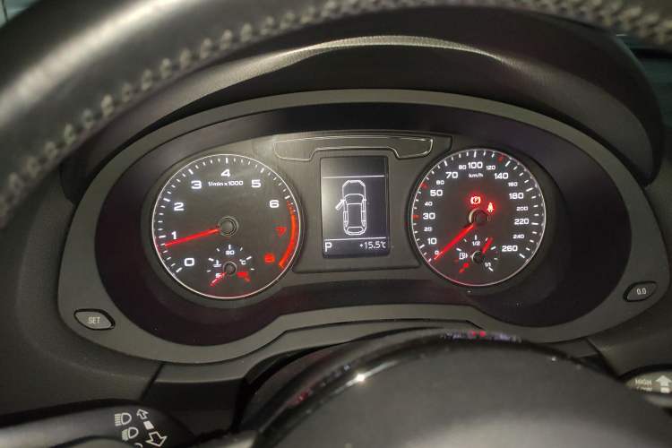 Used Audi Q3 2017 35 TFSI quattro all-wheel-drive sport model
