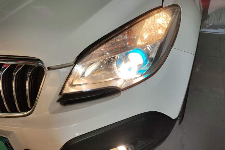 Used Buick Encore 2015 1.4T Automatic Two-Wheel Drive Urban Elite Version
