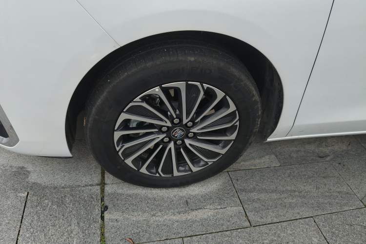 Used Buick GL8 New Energy 2025 Lu Shang Smart Enjoyment Edition 7-Seater
