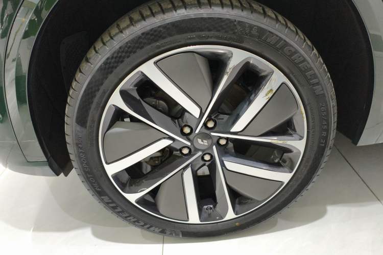 Used Li Auto L9 2022 Max model
