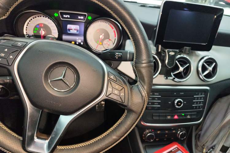 Used Mercedes-Benz GLA 2016 GLA 200 Fashion Model