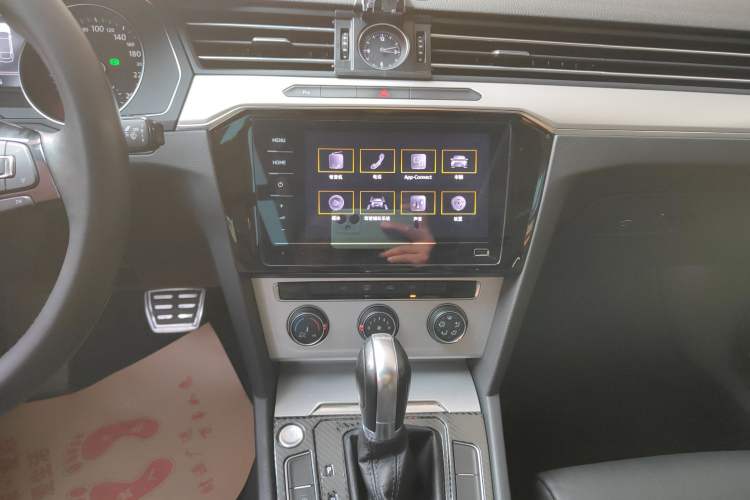 Used Volkswagen Magotan 2018 280TSI DSG Leading Model
