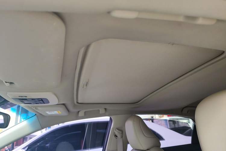 Used Toyota Avalon 2019 Dual-Engine 2.5L Luxury Edition China VI Standard
