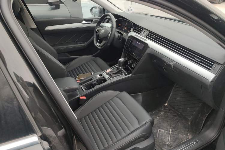 Used Volkswagen Magotan 2025 Zhongxiang Version 280TSI DSG Comfort Edition