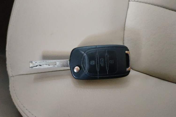 Used Baojun 730 2014 1.5L Manual Luxury Navigation ESP Version 7 Seats
