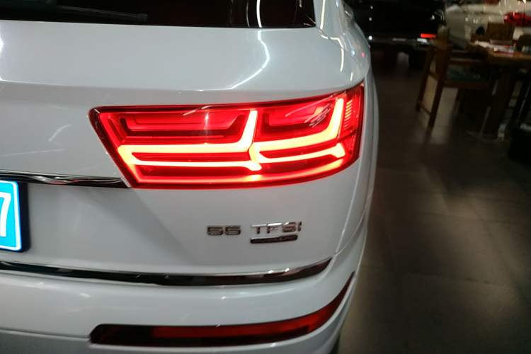 Used Audi Q7 2019 45 TFSI Comfort Model