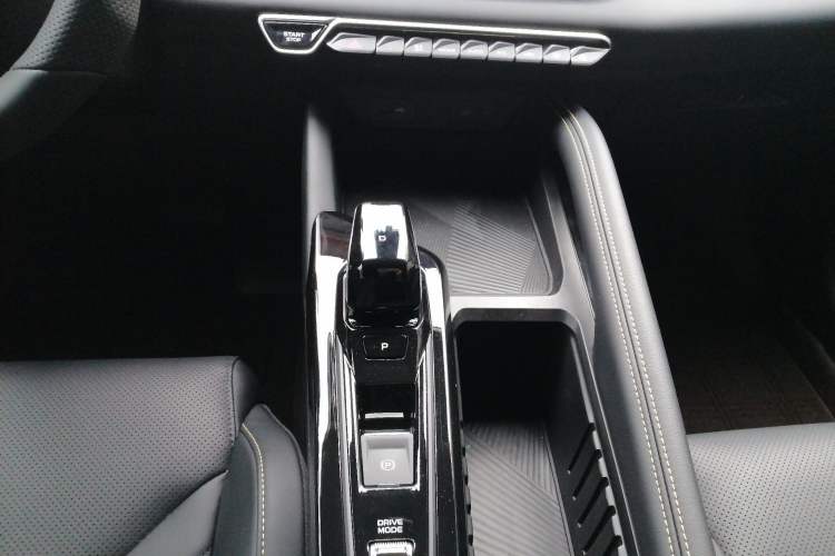 Used Geely Auto Coolray 2025 Bin Yue L 1.5T DCT Starlight Edition
