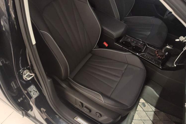 Used Volkswagen Passat 2024 380TSI Starry Luxury Edition
