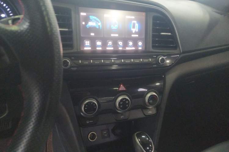 Used Hyundai Elantra 2019 1.4T Dual-Clutch Xuan Dong · Dynamic Model