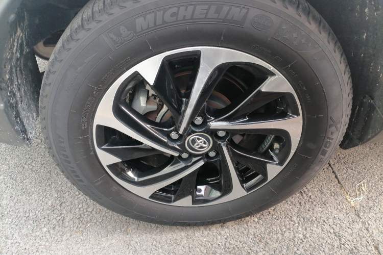 Used Toyota IZOA 2018 2.0L Yichi Version China VI Standard