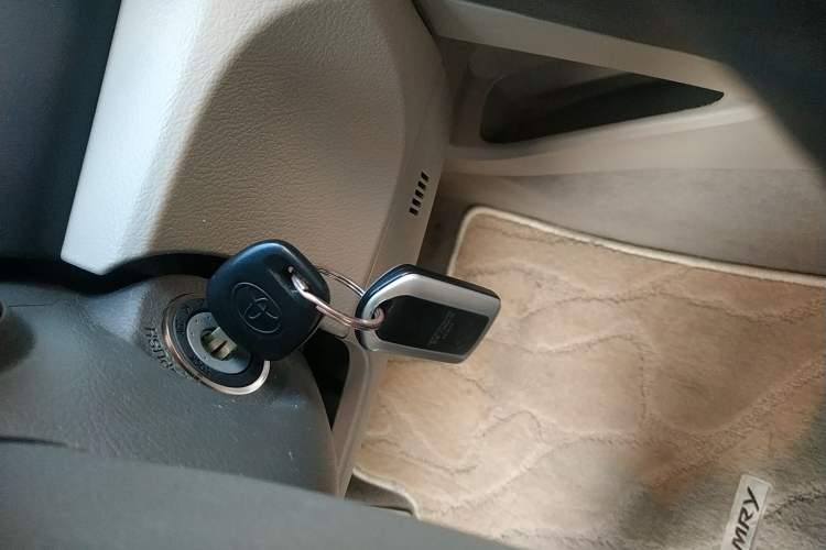 Used Toyota Camry 2013 200G Classic Luxury Edition
