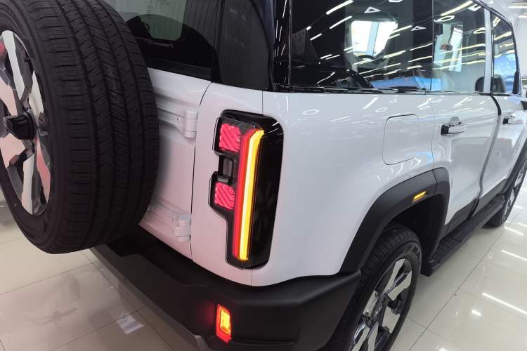 Used  BJ40 Electric Drive 2025 Standard Edition
