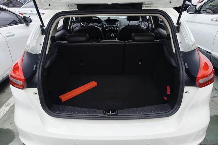 Used Ford Focus 2017 Hatchback 1.6L Automatic Fashion Edition Smart Drive Version