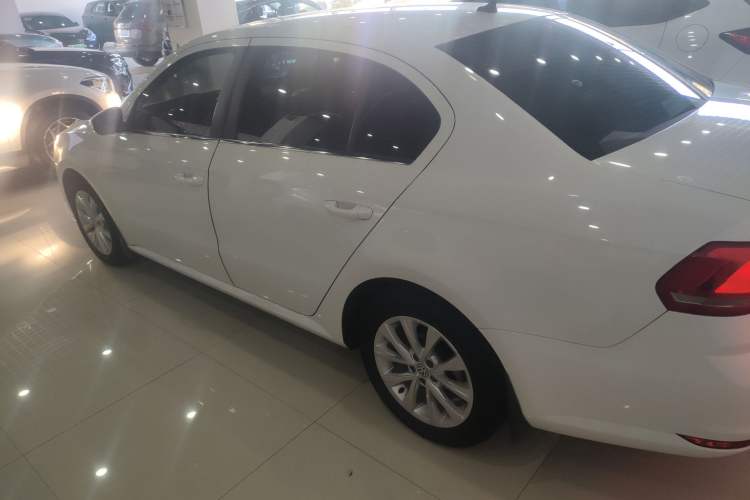 Used Volkswagen Lavida 2015 230TSI DSG Comfort Edition
