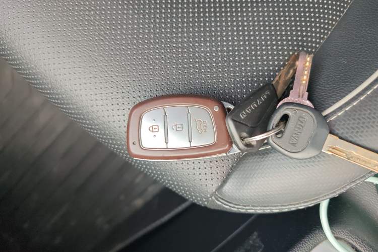 Used Hyundai ix25 2017 1.6L Automatic Smart Version
