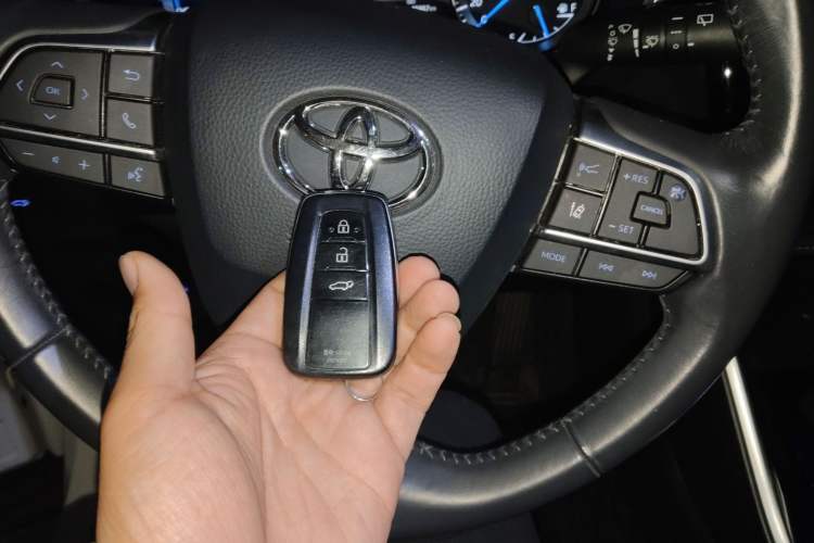 Used Toyota Highlander 2022 Dual-Engine 2.5L Four-Wheel Drive Prestige Version 7 Seats
