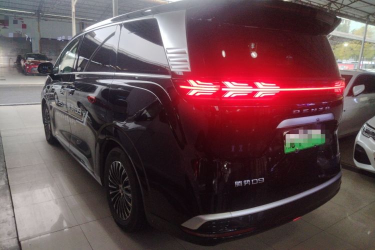 Used Denza D9 2025 DM-i Intelligent Drive 1020 Four-Wheel Drive Prestige Model