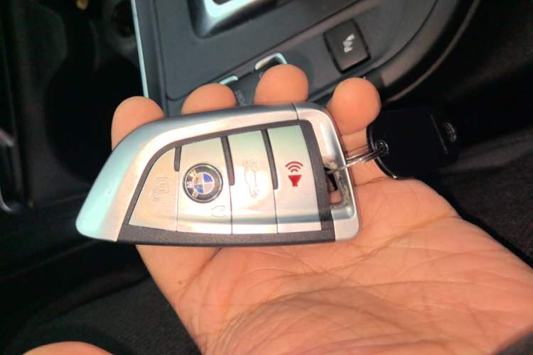 Used BMW 3 Series 2016 320Li Ambition Model
