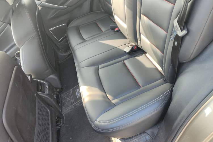 Used Geely Auto Emgrand X7 Sport 2020 1.8TD DCT Two-Wheel Drive Smart Connect 4G-Enabled Version
