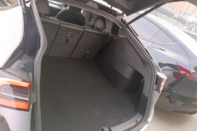 Used Tesla Model Y 2022 Rear-Wheel-Drive Version
