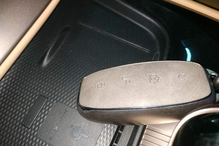 Used Denza D9 2022 DM-i 1040 Prestige Model