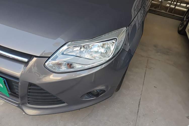 Used Ford Focus 2012 Sedan 1.6L Automatic Comfort Model
