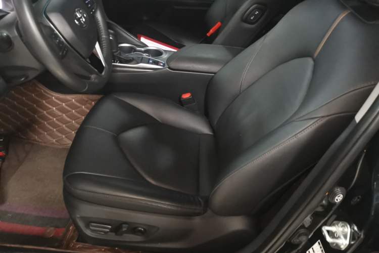 Used Toyota Camry 2023 2.0G Luxury Edition
