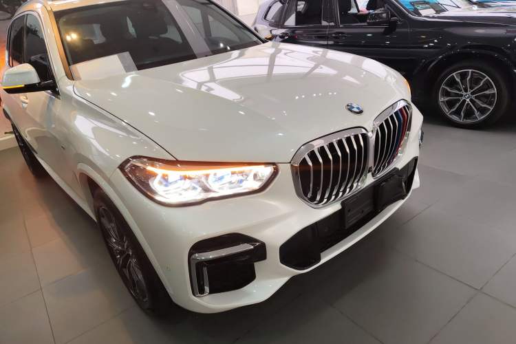 Used BMW X5 2022 Restyled xDrive 30Li Luxury Version M Sport Package