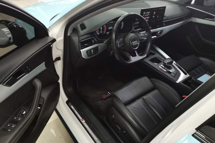 Used Audi A4L 2022 40 TFSI Luxury Dynamic Model