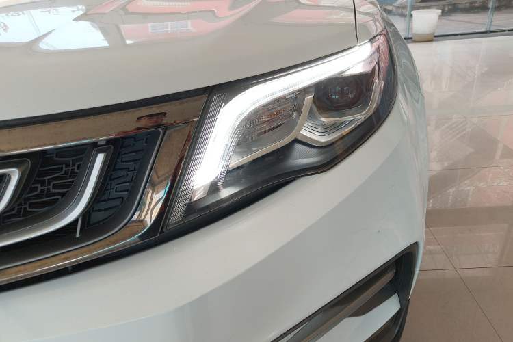 Used Geely Auto Emgrand X7 Sport 2020 1.8TD DCT Two-Wheel Drive Smart Connect 4G-Enabled Version
