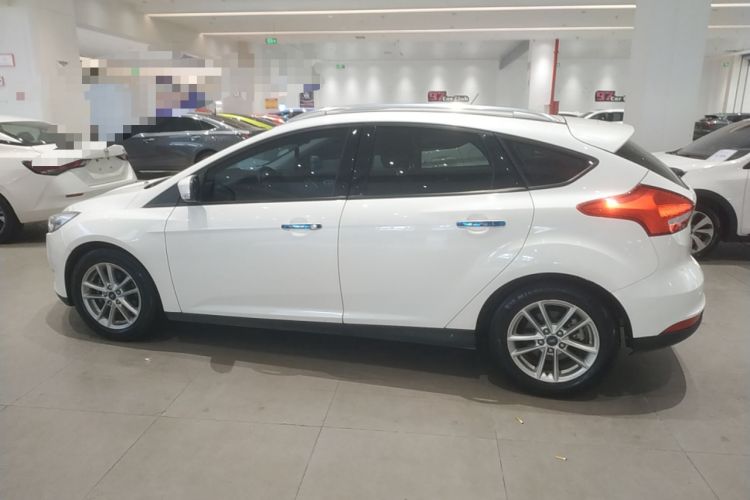 Used Ford Focus 2015 Hatchback 1.6L Automatic Fashion Edition
