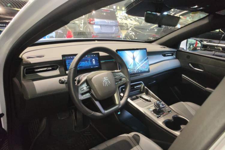 Used BYD Qin PLUS 2025 DM-i Smart Drive 120KM Superior Model
