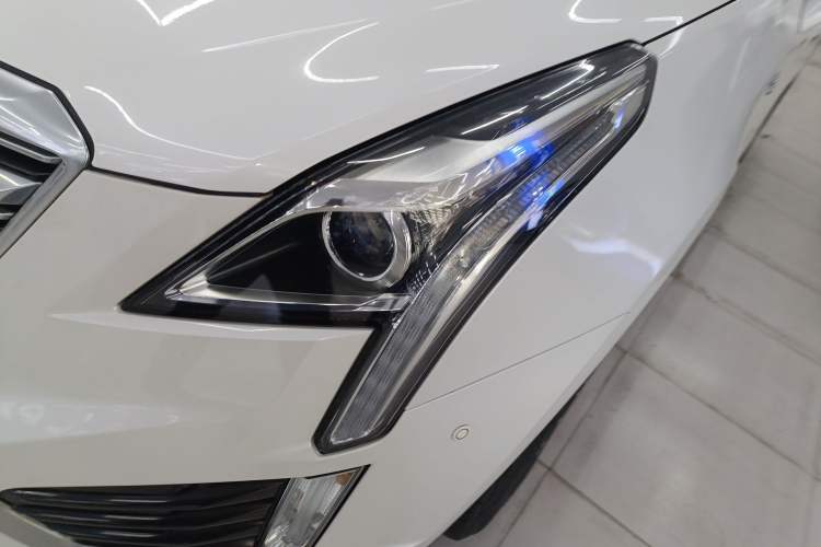 Used Cadillac XT5 2018 25T Tech Model
