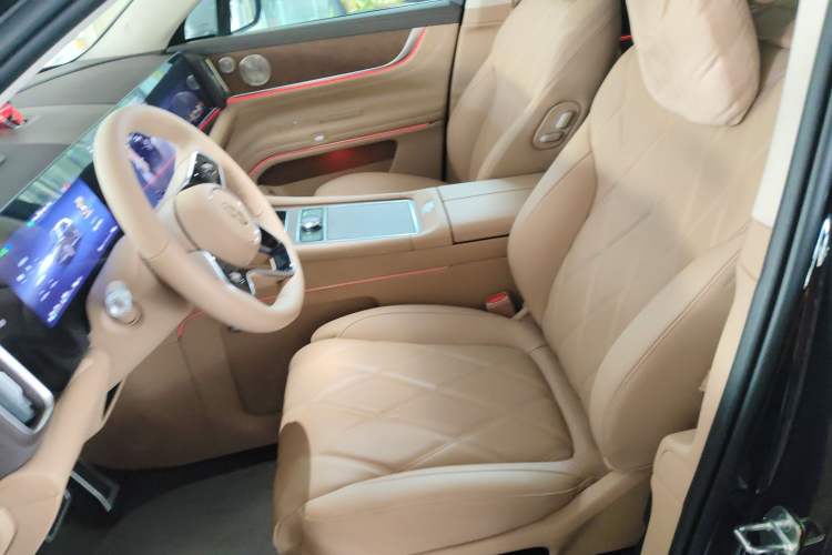 Used Hima AITO M9 2025 Extended-Range Ultra Version 52 kWh 6-Seater
