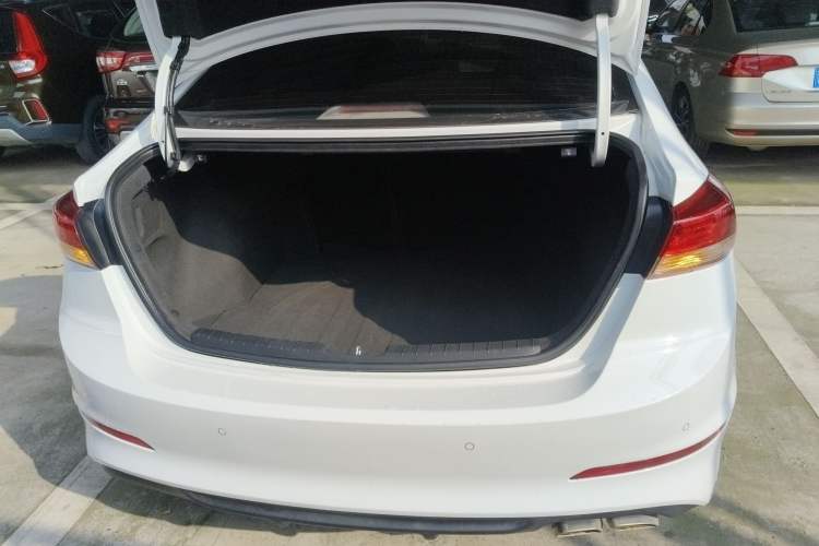 Used Hyundai Elantra 2019 1.4T Dual-Clutch Xuan Dong · Dynamic Model
