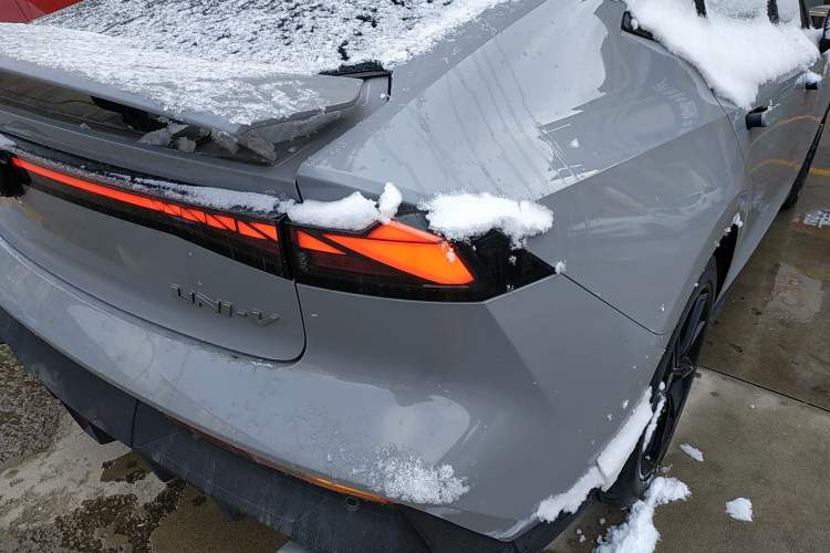 Used Changan UNI-V 2022 1.5T Prestige Version