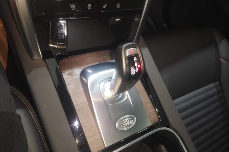 Used Land Rover Discovery Sport 2020 249 PS R-Dynamic Performance Tech Edition 5 Seats
