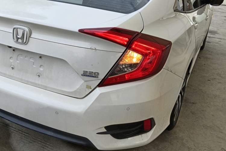 Used Honda Civic 2016 220TURBO CVT Luxury Edition
