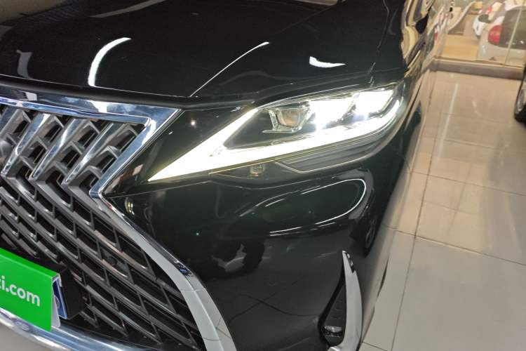 Used Toyota Vellfire 2023 Crown Dual-Engine 2.5L HV Prestige Edition