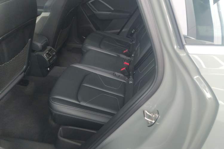 Used Audi Q3 2024 40 TFSI Fashion Dynamic Model
