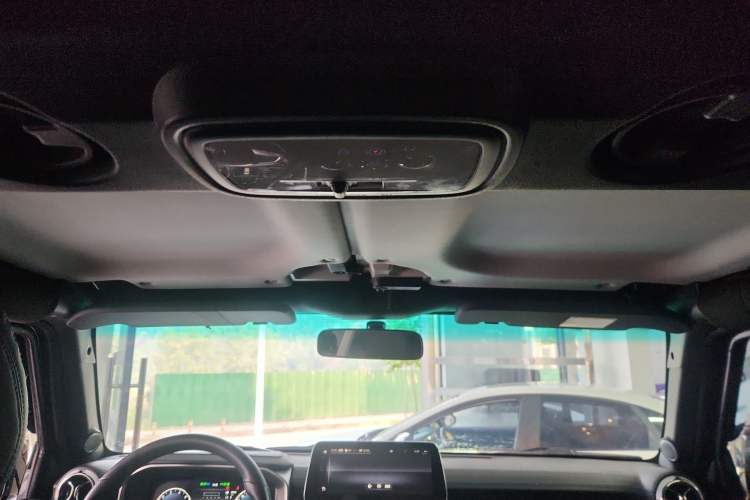 Used  BJ40 2018 PLUS 2.0T Automatic Four-Wheel Drive Urban Hunter Edition
