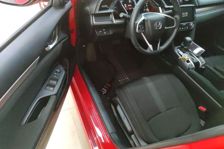 Used Honda Civic 2016 220TURBO CVT Luxury Edition
