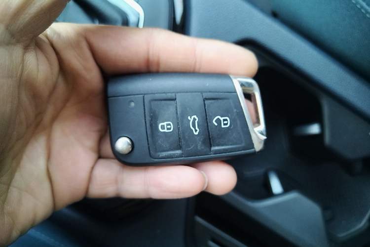 Used Volkswagen Tharu 2024 300TSI Two-Wheel-Drive Moon Luxury Edition
