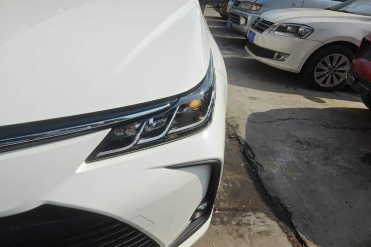 Used Toyota Corolla 2021 Dual-Motor 1.8L E-CVT Elite Edition
